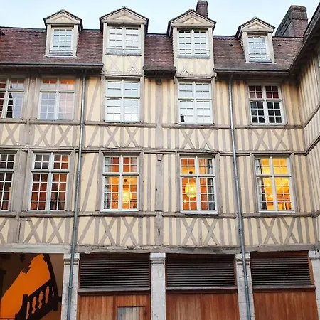 Turgot - Ancien Particulier - Lumineux Apartament